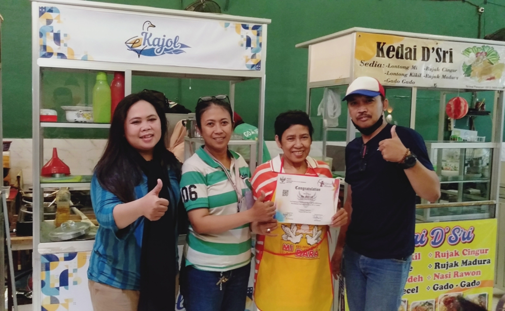 Rutia Mendapatkan Apresiasi dari PDOI Jawa Timur atas Usahanya Dalam Memperkenalkan Menu Bebek Kajol (Kantinnya Ojol)